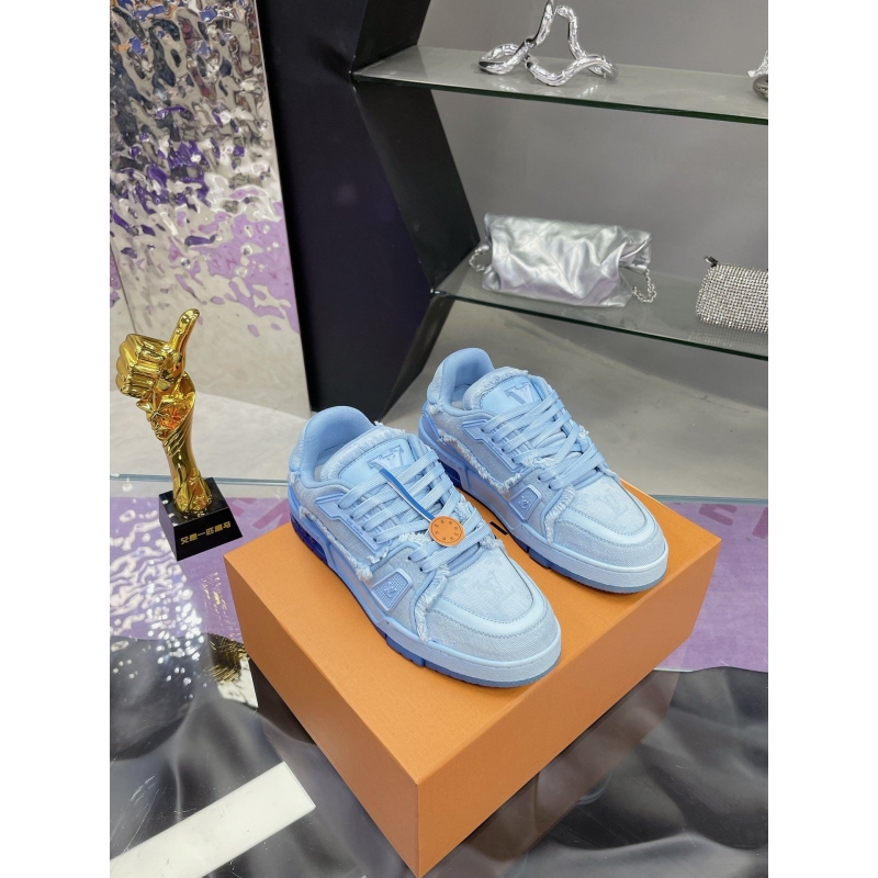 l**is V*t*n sneakers